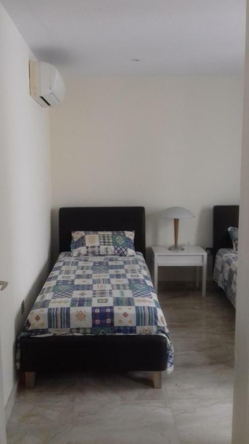 Amathusia Beach Apartment Limassol Exterior foto