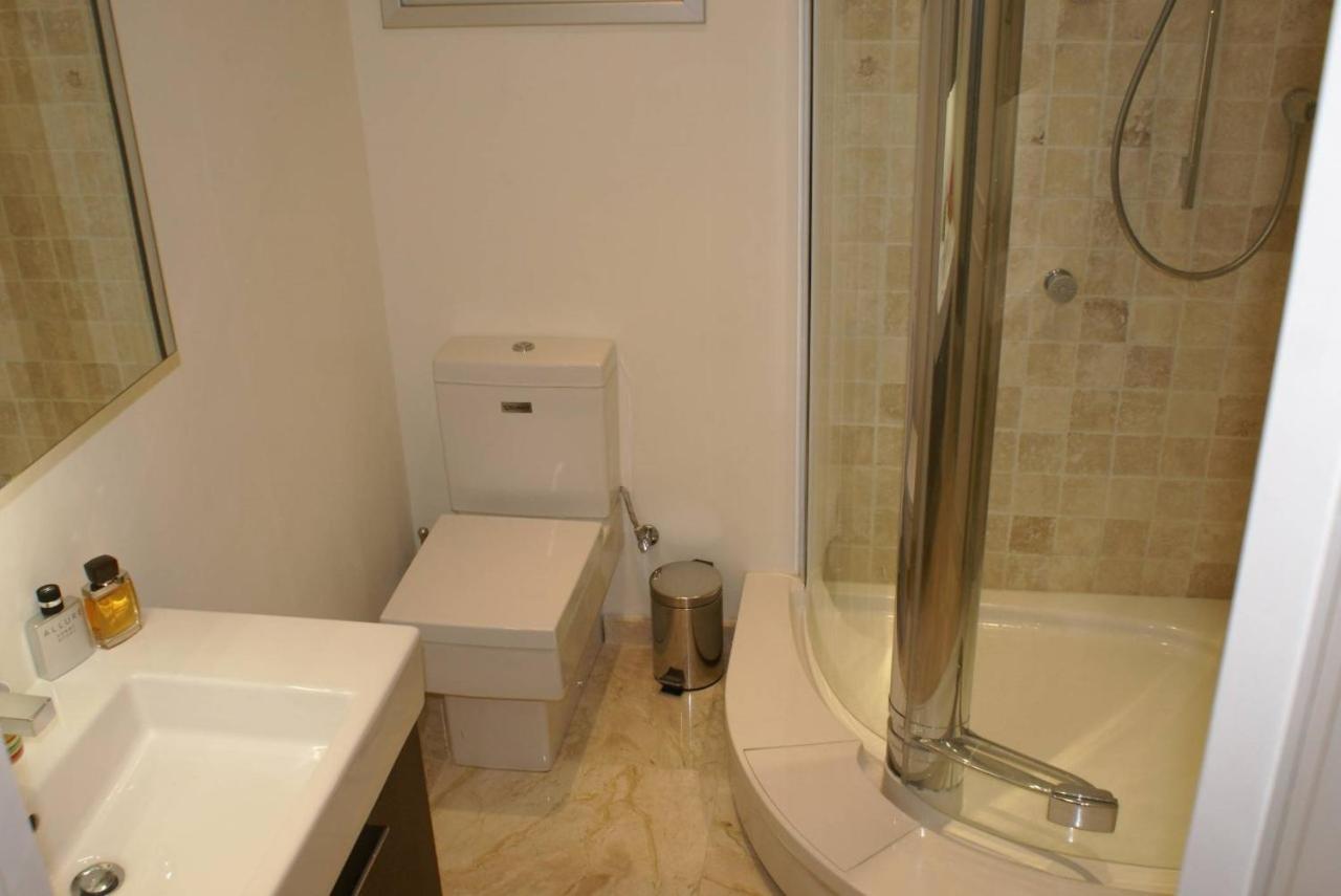 Amathusia Beach Apartment Limassol Exterior foto
