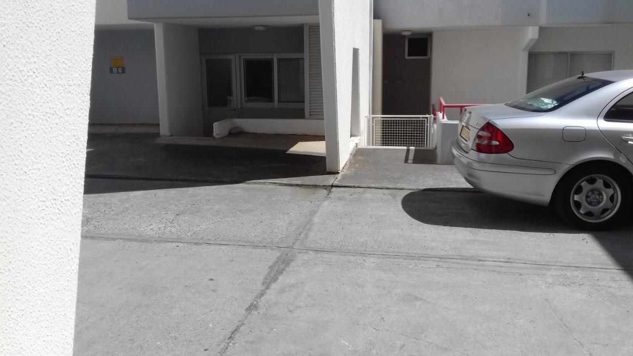 Amathusia Beach Apartment Limassol Exterior foto